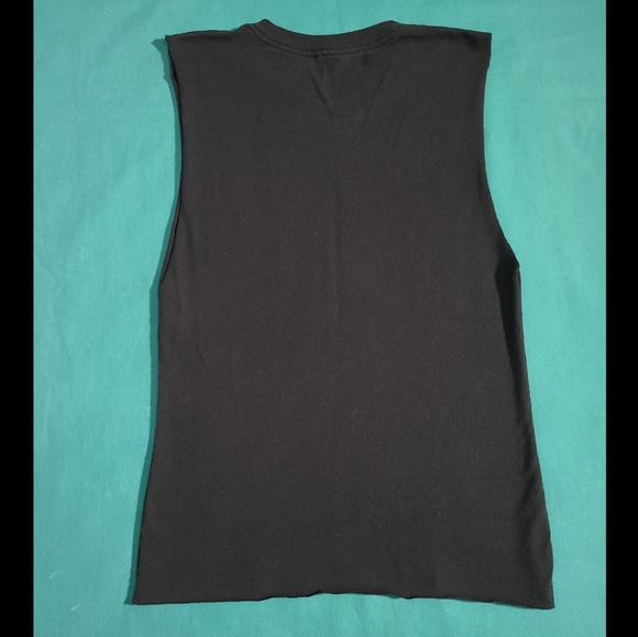 Threadless ctrl+z undo fitted muscle tank - Picture 3 of 6